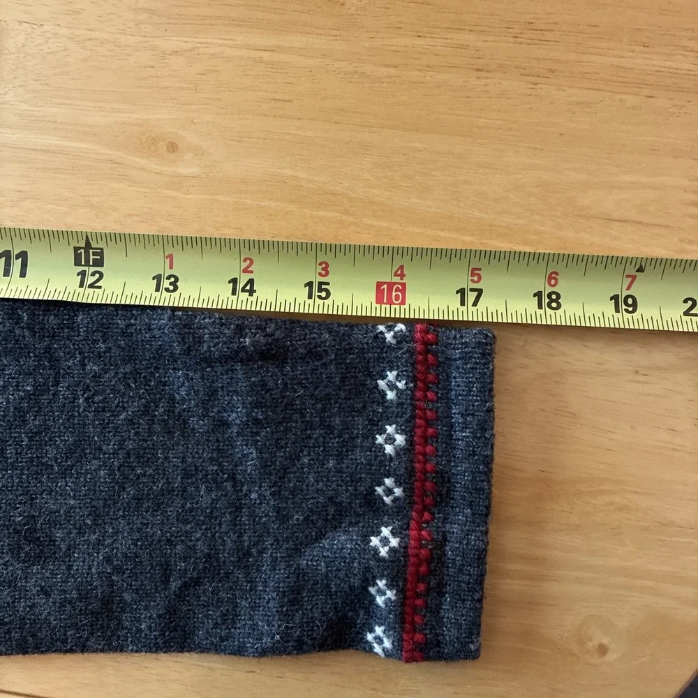 Field Gear  100% Lambs Wool Snowflake Sweater Size Large Women's